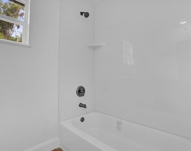 300 Cherokee Avenue - Photo Thumbnail 20