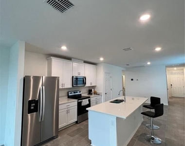 3079 Laurel Oak Lane - Photo Thumbnail 6