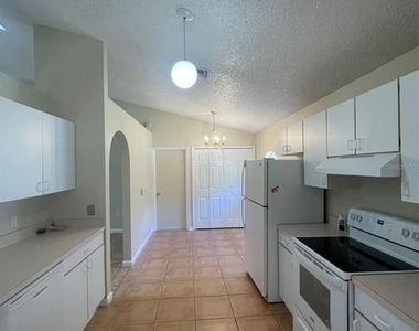 4312 Iveyglen Avenue - Photo Thumbnail 6