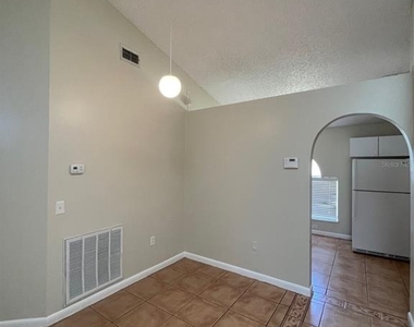 4312 Iveyglen Avenue - Photo Thumbnail 3