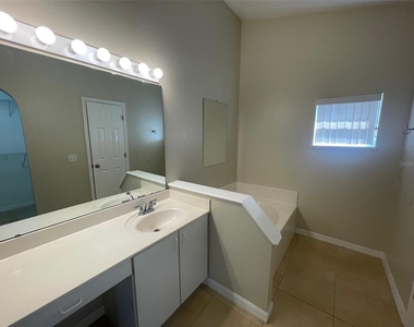 4312 Iveyglen Avenue - Photo Thumbnail 9