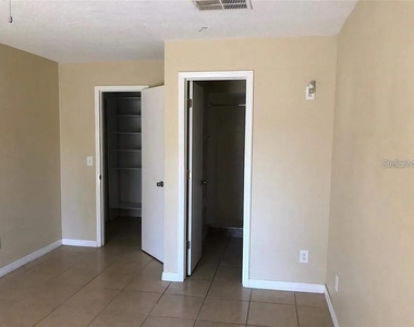 330 Colonade Court - Photo Thumbnail 2