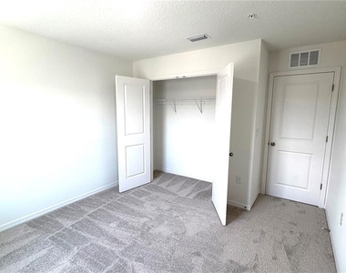 706 Blissful Gardens Way - Photo Thumbnail 11
