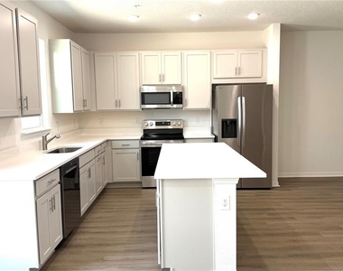 706 Blissful Gardens Way - Photo Thumbnail 3