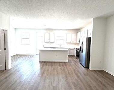 706 Blissful Gardens Way - Photo Thumbnail 4