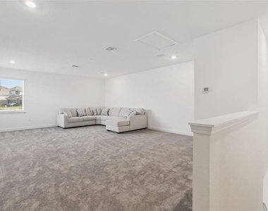 2025 Axel Street - Photo Thumbnail 13