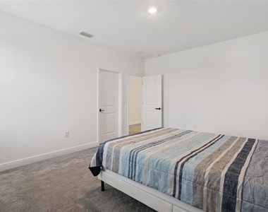2025 Axel Street - Photo Thumbnail 17