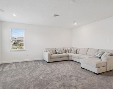 2025 Axel Street - Photo Thumbnail 15