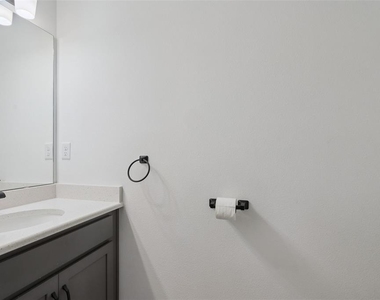 2025 Axel Street - Photo Thumbnail 29