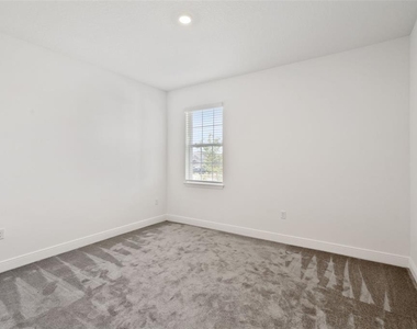 2025 Axel Street - Photo Thumbnail 18
