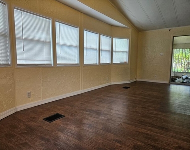 472 Bryant Street - Photo Thumbnail 7