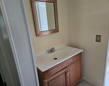 472 Bryant Street - Photo Thumbnail 13
