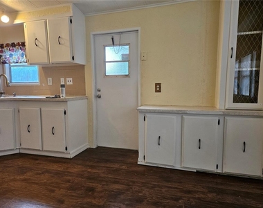 472 Bryant Street - Photo Thumbnail 5
