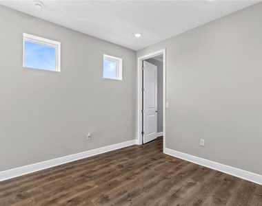 10205 Pearson Avenue - Photo Thumbnail 12