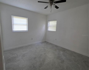 219 Hays Drive - Photo Thumbnail 5