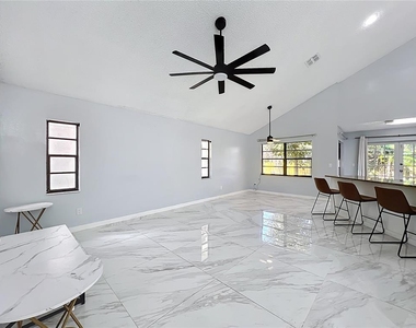 622 Anhinga Road - Photo Thumbnail 3