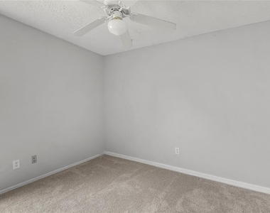 301 S Capen Ave - Photo Thumbnail 12