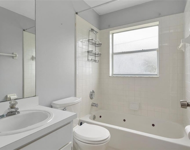 301 S Capen Ave - Photo Thumbnail 20