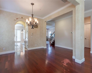 1608 Hanks Avenue - Photo Thumbnail 4