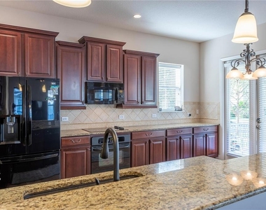 1608 Hanks Avenue - Photo Thumbnail 17