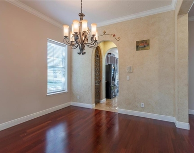 1608 Hanks Avenue - Photo Thumbnail 6