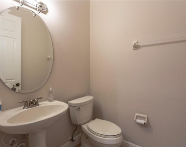 1608 Hanks Avenue - Photo Thumbnail 12