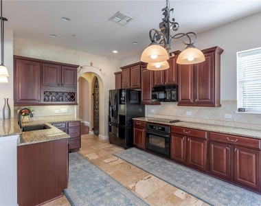 1608 Hanks Avenue - Photo Thumbnail 19