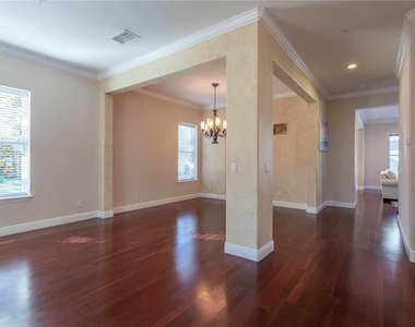 1608 Hanks Avenue - Photo Thumbnail 3
