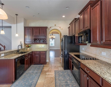 1608 Hanks Avenue - Photo Thumbnail 20