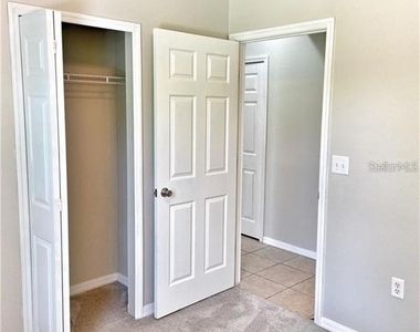 4114 Via Piedra Circle - Photo Thumbnail 8
