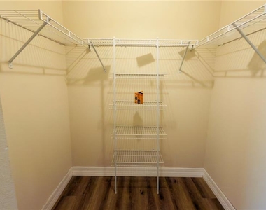 200 Breakwater Street Se - Photo Thumbnail 10