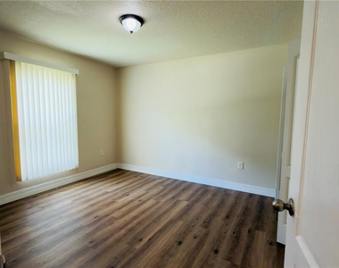 200 Breakwater Street Se - Photo Thumbnail 7