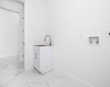 9 Watkins Place - Photo Thumbnail 22