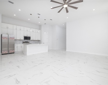 9 Watkins Place - Photo Thumbnail 7