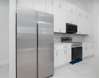 9 Watkins Place - Photo Thumbnail 12