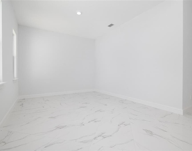 9 Watkins Place - Photo Thumbnail 4