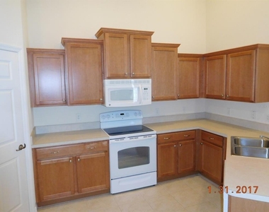 3670 Lakewood Boulevard - Photo Thumbnail 6