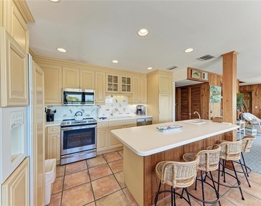 102 Palmetto Avenue - Photo Thumbnail 17