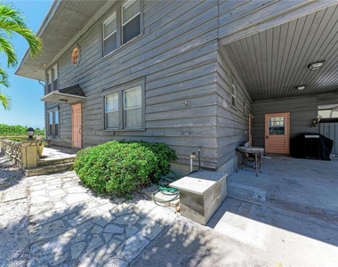 102 Palmetto Avenue - Photo Thumbnail 6