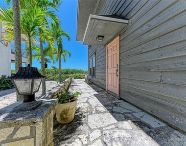 102 Palmetto Avenue - Photo Thumbnail 7