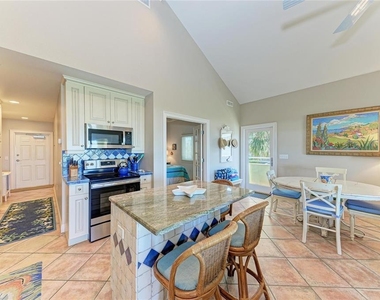 101 Palm Avenue - Photo Thumbnail 9