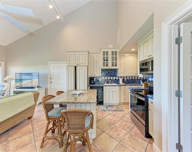 101 Palm Avenue - Photo Thumbnail 6