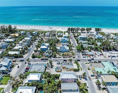 101 Palm Avenue - Photo Thumbnail 37
