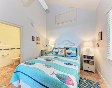 101 Palm Avenue - Photo Thumbnail 20