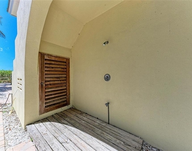 101 Palm Avenue - Photo Thumbnail 30