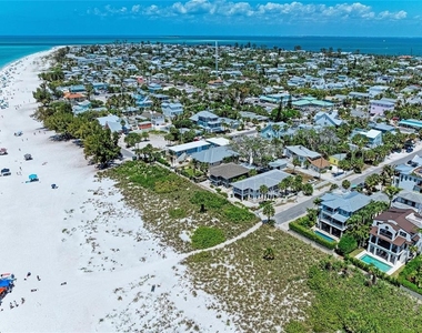 101 Palm Avenue - Photo Thumbnail 36