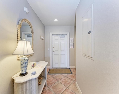 101 Palm Avenue - Photo Thumbnail 3