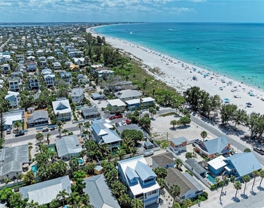 101 Palm Avenue - Photo Thumbnail 35