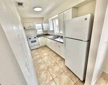 4224 62nd Street W - Photo Thumbnail 5