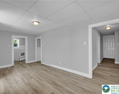 149 W Ridge Street W - Photo Thumbnail 15